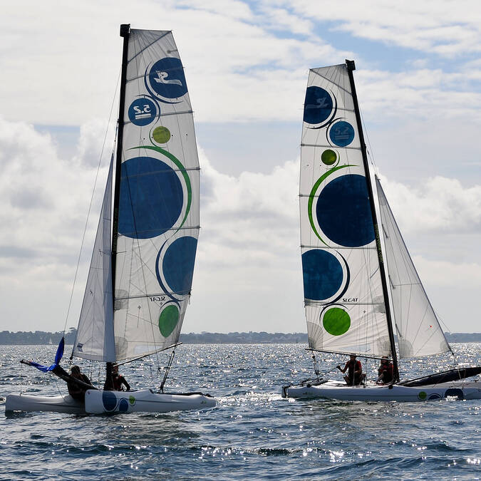 Catamaran de sport SL 5.2 au Cap Coz